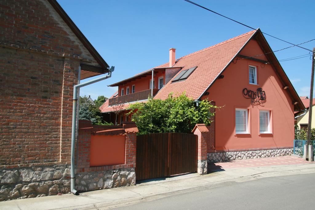 Ottó Panzió Villány Exterior foto