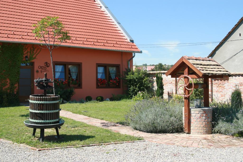 Ottó Panzió Villány Exterior foto