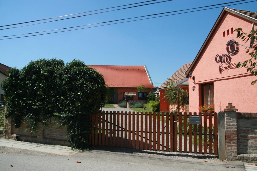 Ottó Panzió Villány Exterior foto